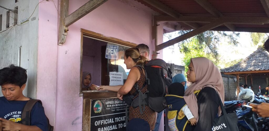 tempat pembelian tiket untuk penyebrangan ke Gili Air